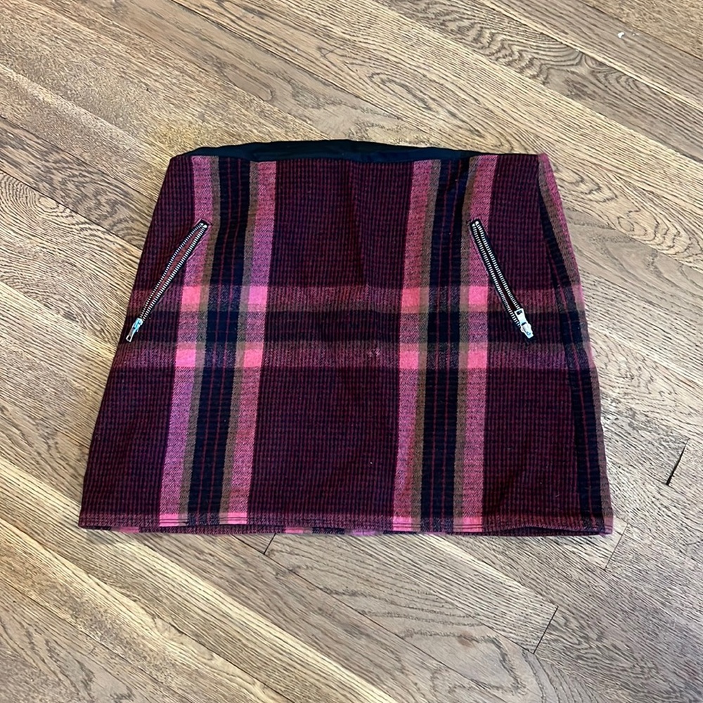 Gap Business Skirt With Zippered Pockets!